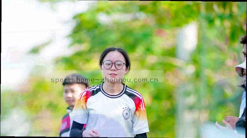 云南省地图轮廓，标注昆明位置示意